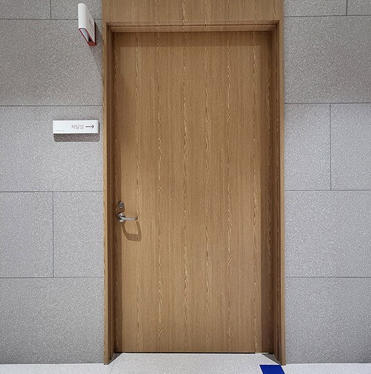 NS118 Antique White Marble 2 in a real interior setting